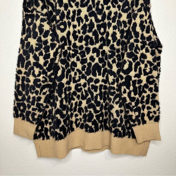 Ava & Viv Leopard Print Fuzzy V-neck Pull Over Sweater - Picture 10 of 13